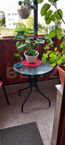 Apartament spațios cu loc de parcare privat inclus în preț