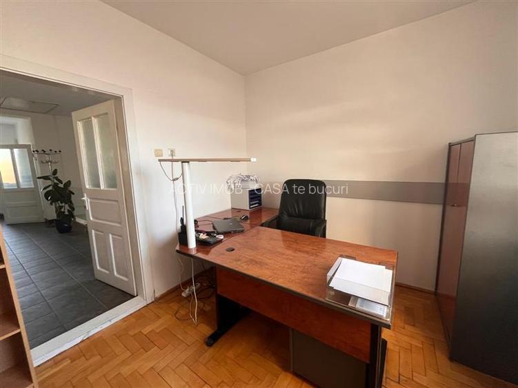 Lugoj,  Vila de Vis Cu Piscina, 440 Mp. Construiti, 820 Mp. Teren - 40