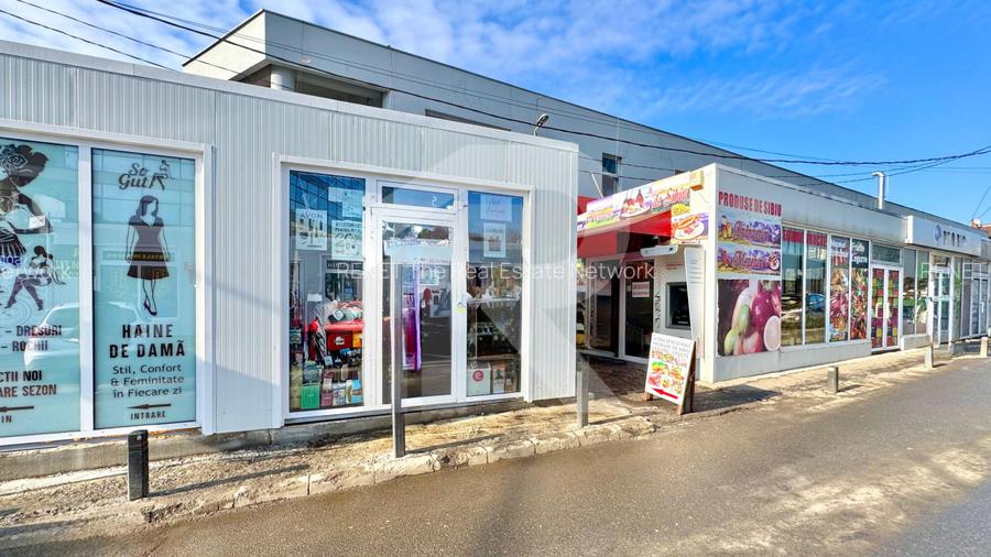 Spatiu comercial stradal | Piata Vitan | 14.4 mp | Vad pietonal | 2 vitrine - 2