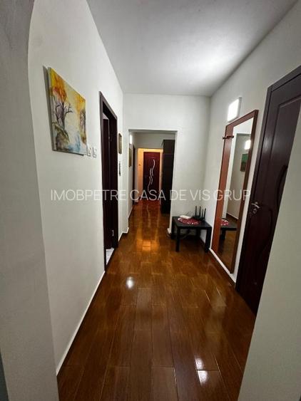 Apartament de vanzare cu patru (4) camere - 5 minute de metrou Crangasi - 5
