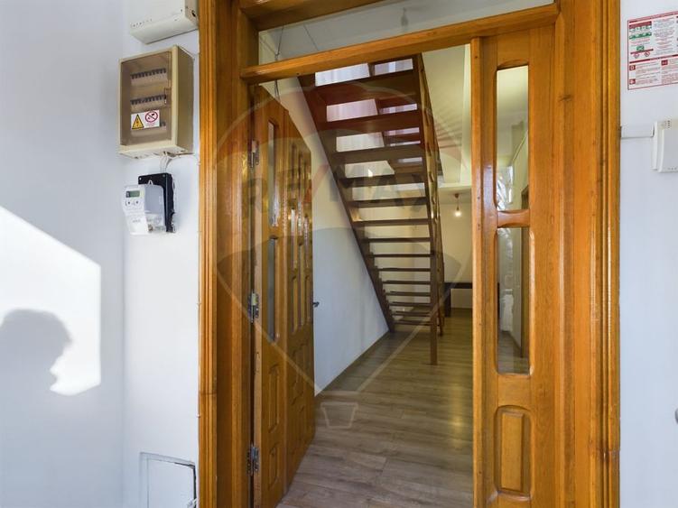 Casa cu 5 camere de inchiriat 210 mp | Eroii Revolutiei