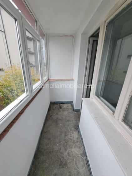 3 camere, intre Gara de Nord si Basarab, B-dul Dinicu Golescu, nr 39 - 19