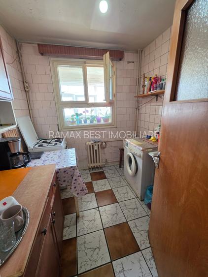 1 Decembrie 1918, Trapezului intersectie Prevederii, 3 minute metrou - 6