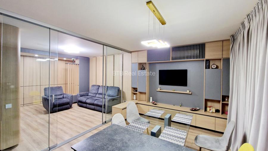 Vanzare Apartament 4 camere 135 MP  Complex Hercesa  Bld. Basarabia  - 2