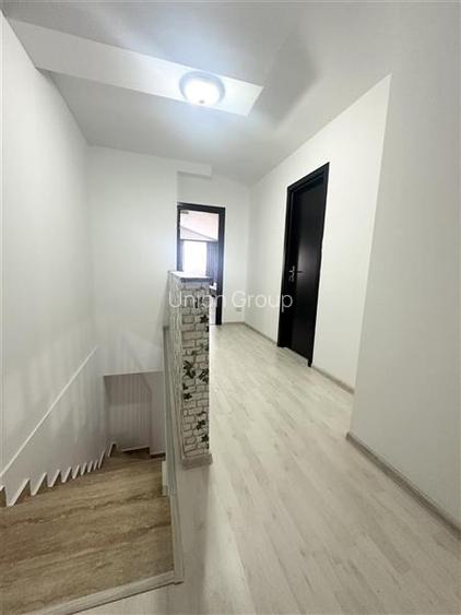 Afacere la Cheie in Mamaia Nord: Pensiune de Vanzare cu 18 Camere - 32