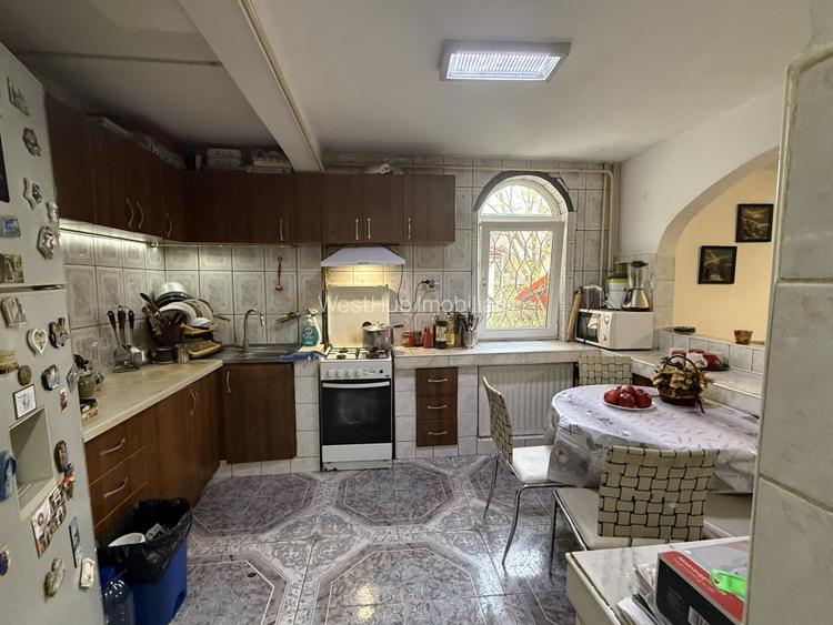 Apartament, 3 camere, decomandat, 95 mp, parter - Girocului - 4