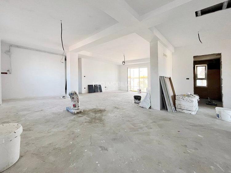 3 Camere - 2 Bai - 90 Mp - Parcare Privata - 4