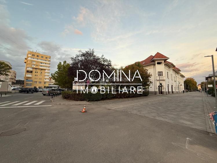 *Spațiu ultracentral 220 mp* - vânzare/închiriere- vizibilitate maximă - 8