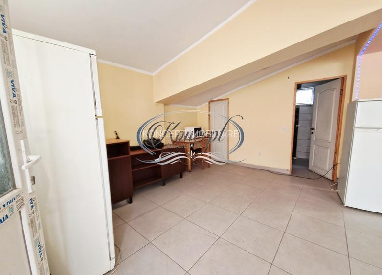 Casa individuala pentru birouri cu 10 locuri de parcare - 8