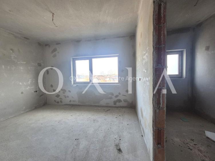 AX1187 Mosnita Noua, 1/2 Duplex Despartit Prin Camera Tehnica - 9