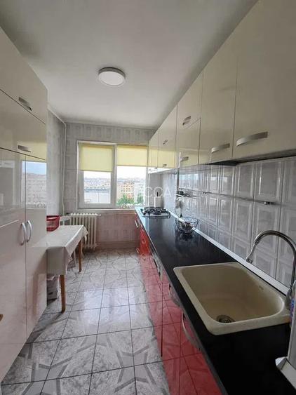 Apartament de 2 camere decomandat, renovat, etaj 10/10, 4 min metrou 1 Decembrie - 4