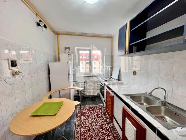 Apartament cu 2 camere,decomandat, centrala proprie, Plavat 2 - 5