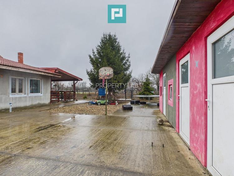 Casă frumoasă la Iratoș la preț bun - 24