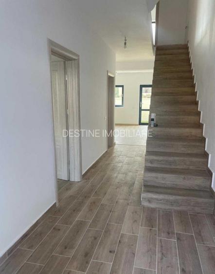 Vila tip duplex, finisaje la alegere, curte, Bragadiru - 4