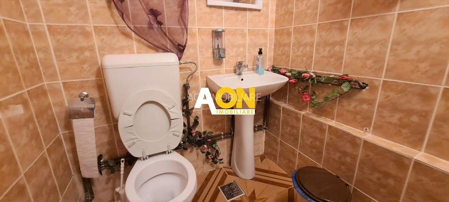 Vila pretabila pensiune + restaurant,  10 camere,  1000MP teren - 10