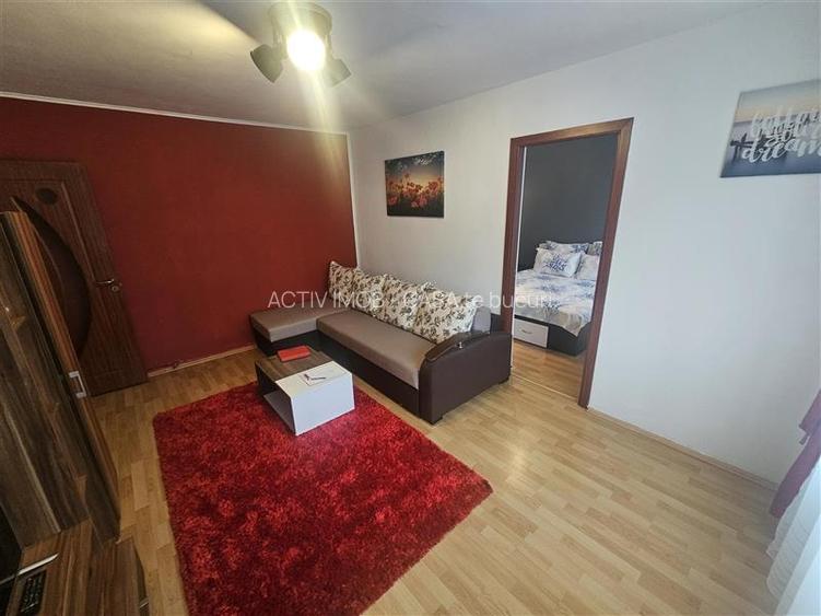 Resita, 3 Cam. Mobilat+Utilat, Et. 2, Micro 3 - 12