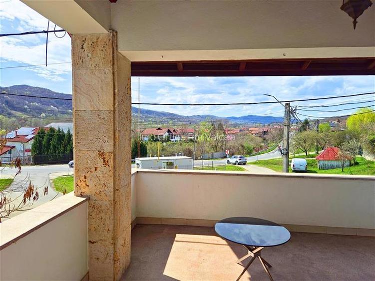 CASA LA VLADESTI - OAZA DE LINISTE APROAPE DE ORAS - 4