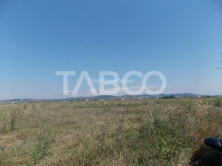 Teren extravilan 2400 mp in Mohu judetul Sibiu lchiar la sosea - 2