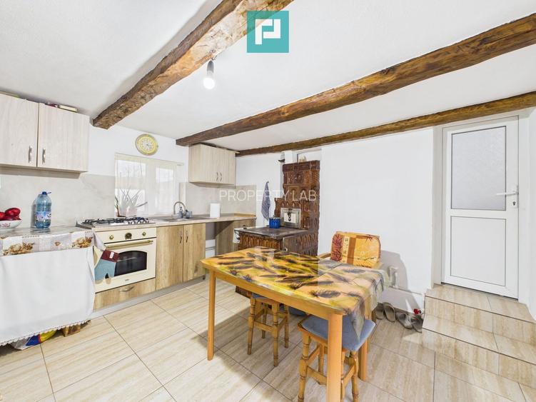 Casă renovată în localitatea Lazuri, Arad - 11