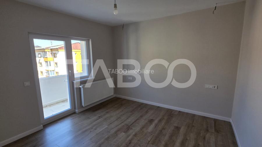 Apartament cu 3 camere central ultrafinisat de vanzare in Sebes - 2
