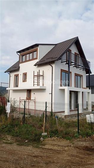 Vila  de 9 camere , zona Sanpetru - 6