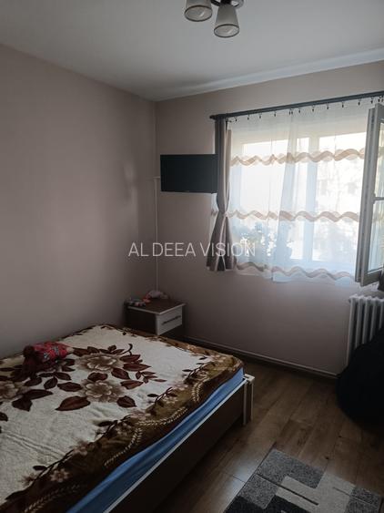 Apartament 4 camere, de vânzare, cartier Mănăștur, str. Retezat, etj 2/4 - 4