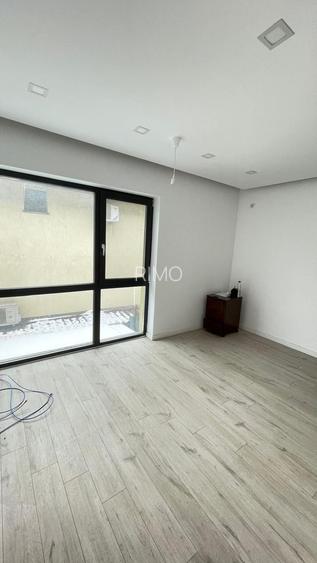 VILA DE INCHIRIAT PARCARE   BIROURI ZONA  PIPERA - 10