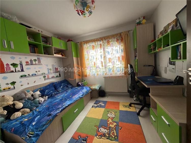 Apartament 3 camere cf 1 semidecomandat zona Micro 3 - 7