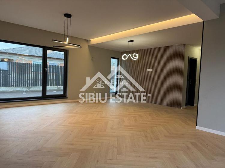 Apartament exclusivist 4 camere, intabulat, 115 mp , Grădină 200 mp , - 2