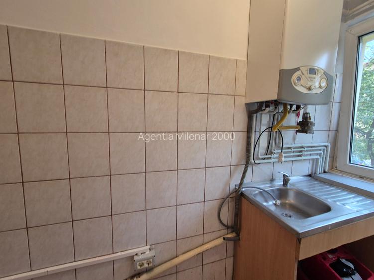 Pe frumoasa strada Harnicieila etajul 1, in bloc izolat termic - 12