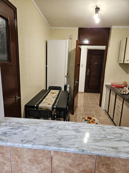Inchiriere apartament 2 camere, decomandat, Aparatorii Patriei