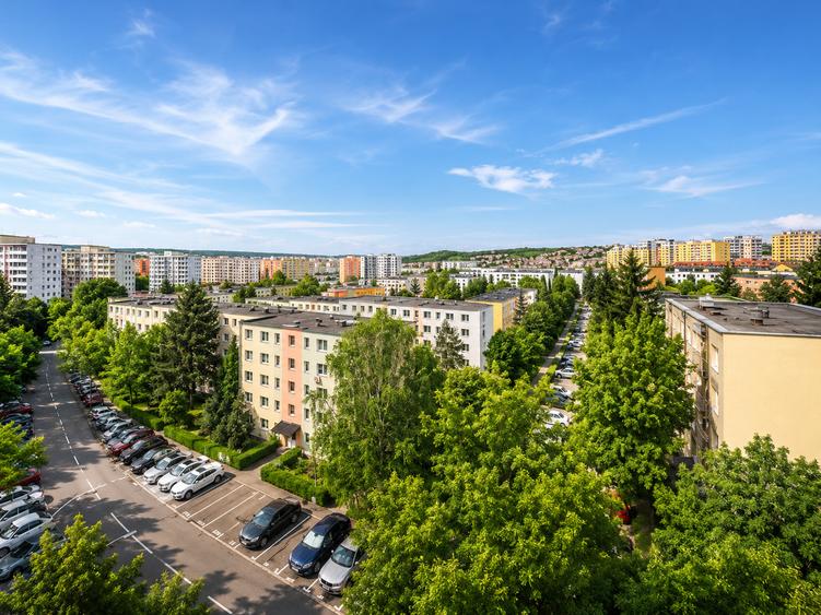 Apartament cu 2 camere decomandate,lângă Baza Sportiva