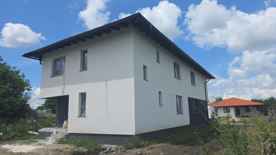 Duplex superb, cu intrare privata, 620 mp teren