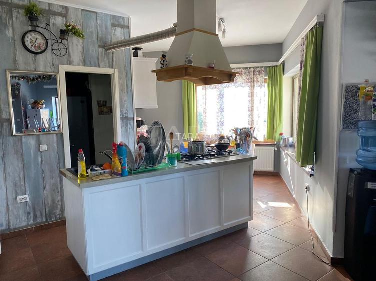 Vilă modernă cu piscină și terase generoase, zona Faget - 11