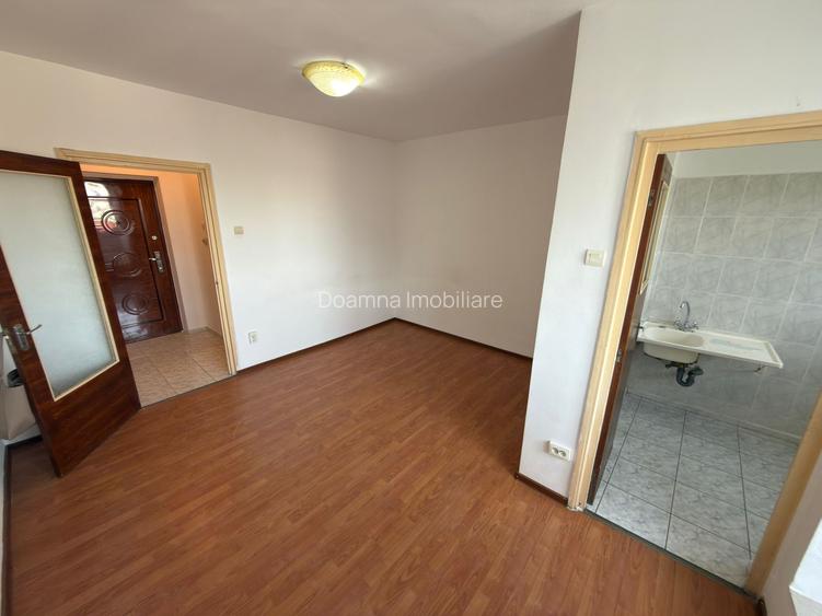 Garsoniera de vanzare, bloc din 1983, zona Fizicienilor, str. Schitului, nr. 9 - 3