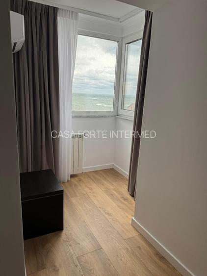 ? Apartament de 3 camere cu vedere frontală la mare –  Faleză Nord  750 € - 12