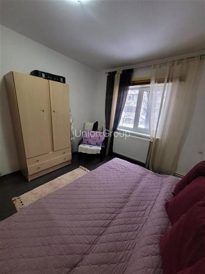 Apartament 3 camere Decomandat, Etaj 1, Zona Poarta 6 - 16