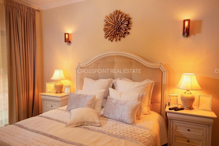 Vila elegantă cu piscină și curte spectaculoasă! - 31