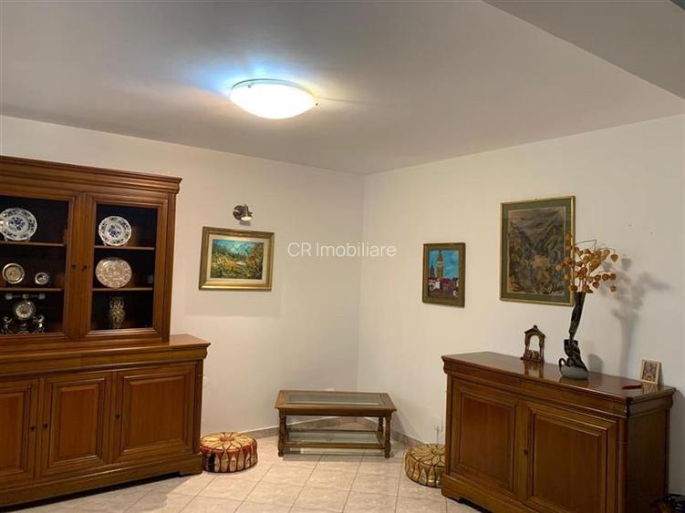 Vila  de vanzare 6 camere Iancu Nicolae cu Gradina - 2