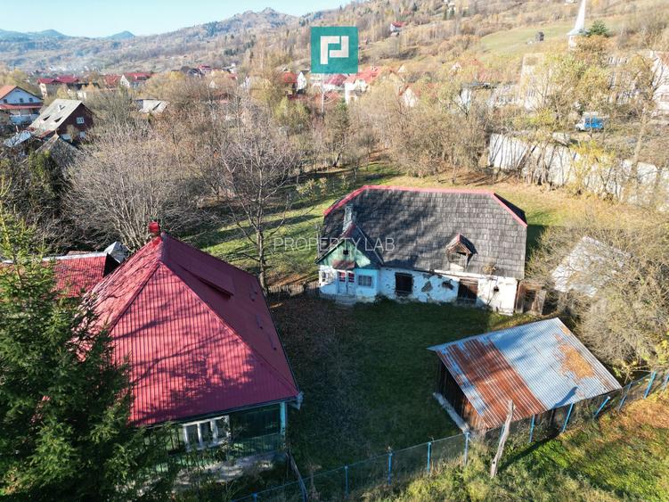 Casă de lemn, cu teren în Borșa - 11