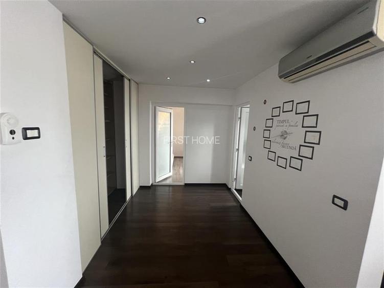 Apartament 2 camere, etaj 8, lift nou, zona Piata Unirii- scoala 9 - 11