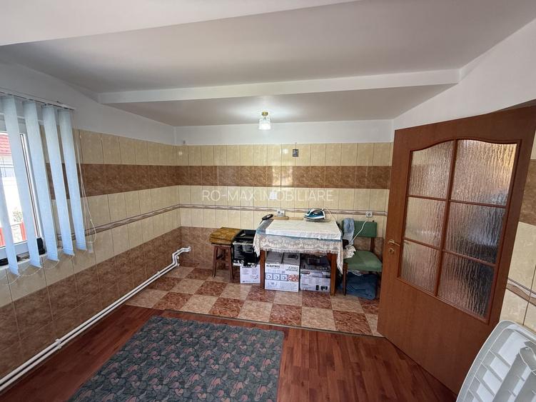 Vila construită in 2010 - P+1+pod - S=236 mp și curte 238 mp Campina! - 26