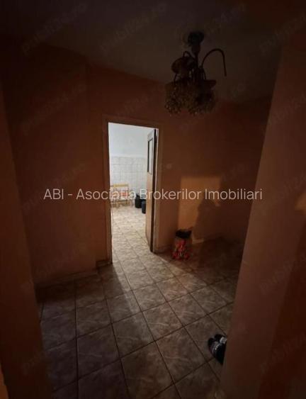 Bld Brancoveanu metrou si parc,3 camere,77mp, bloc 1987/165.000euro - 5