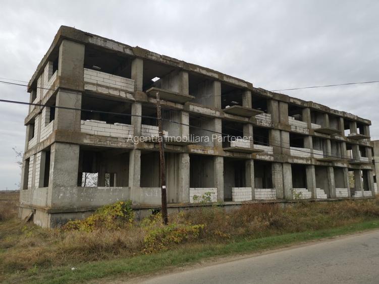 Proprietate Cateasca, teren 13.326 mp + 2 blocuri P+2E, nefinisate - 4