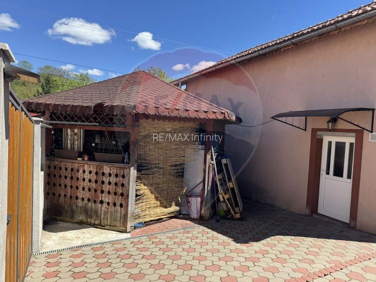 Magazin alimentar modernizat si locuinta. Investitie Salicea - 25