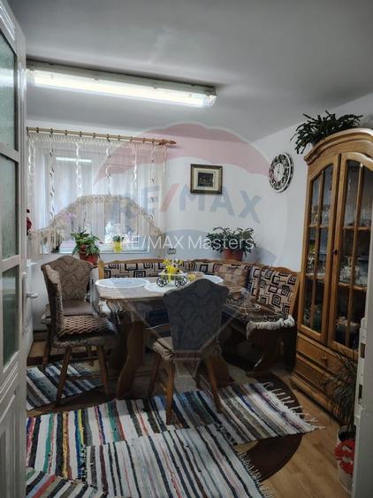 Case cu 7 camere de vânzare în comuna Panaci, sat Drăgoiasa. - 9