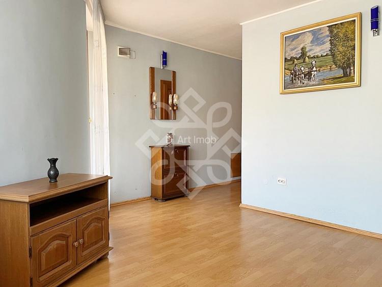 Vila de vanzare pe Malul Crisului, strada Facliei Oradea - 9