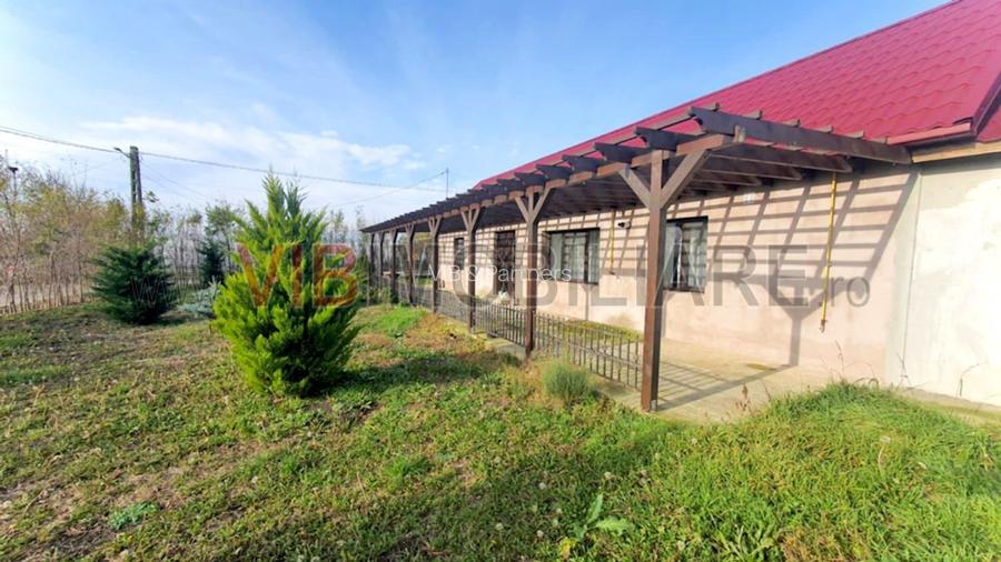 Casa cu teren generos in Mosneni – oportunitate excelenta pentru locuinta sau in - 2