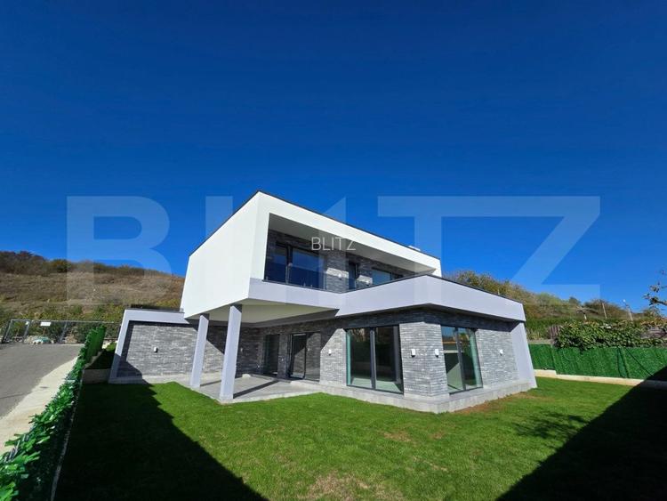 Casa de vanzare in Baciu, 583 mp, semifinasat modern,  zona Sungarden - 4