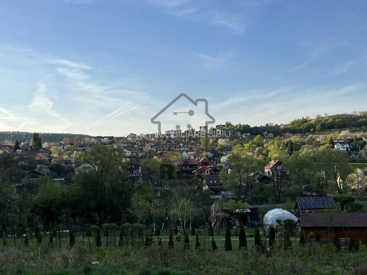 Teren la poalele Cetății Cisnadioarei de vânzare/1250 mp - 3